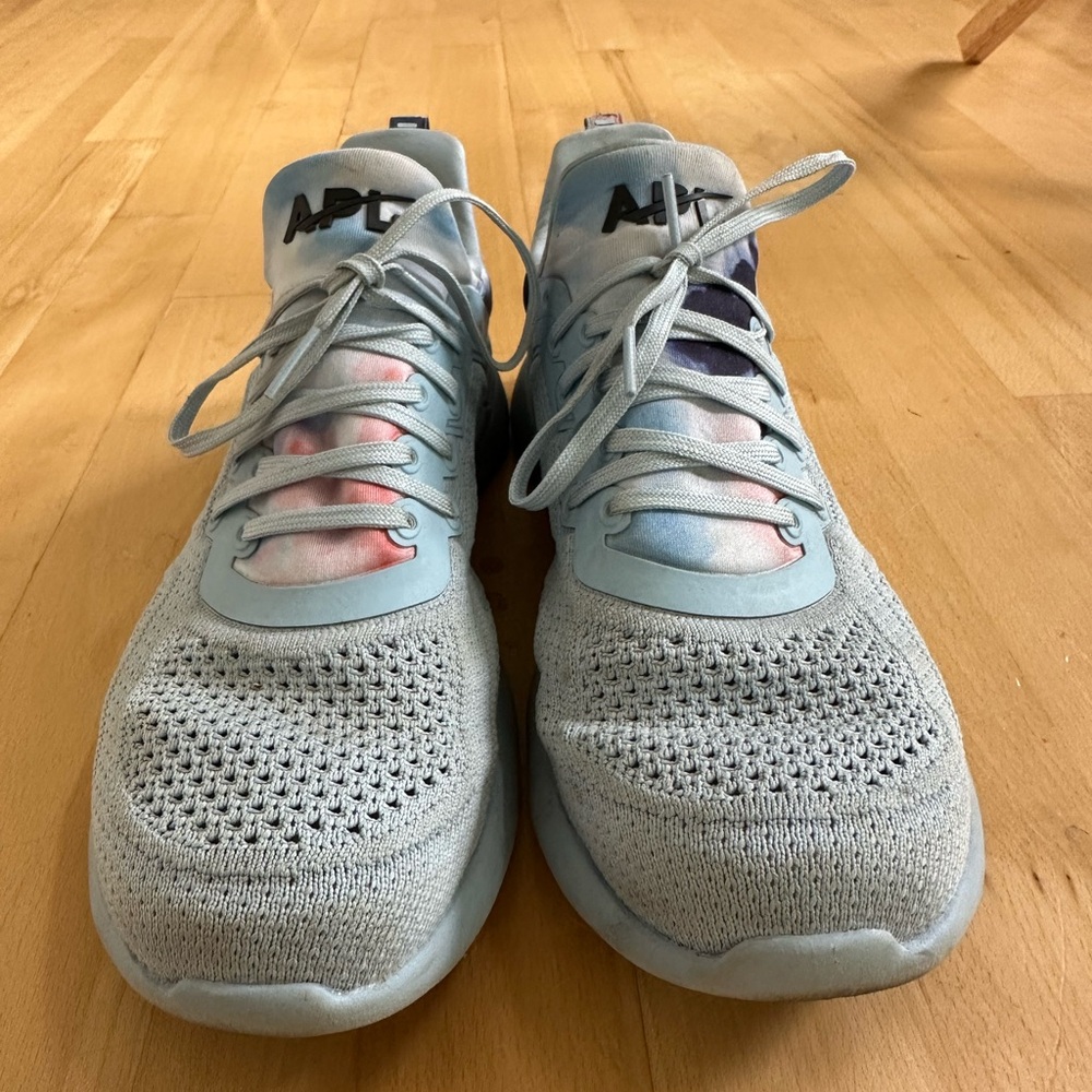 APL Techloom Tracer Women’s size 8.5.